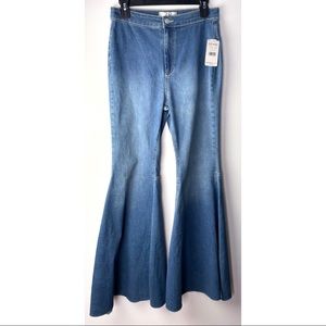 COPY - NWT Free People Just Float On Flare Jeans — Jericho Blue